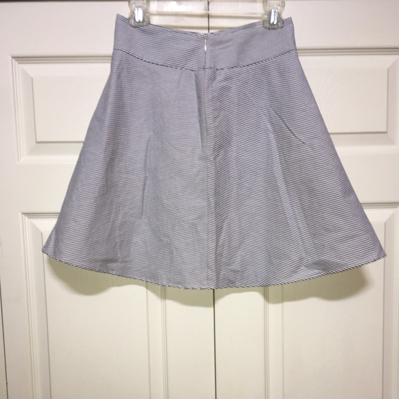 🆕ANN TAYLOR PETITE LINED SKIRT IN BLUE AND WHITE - Picture 4 of 8